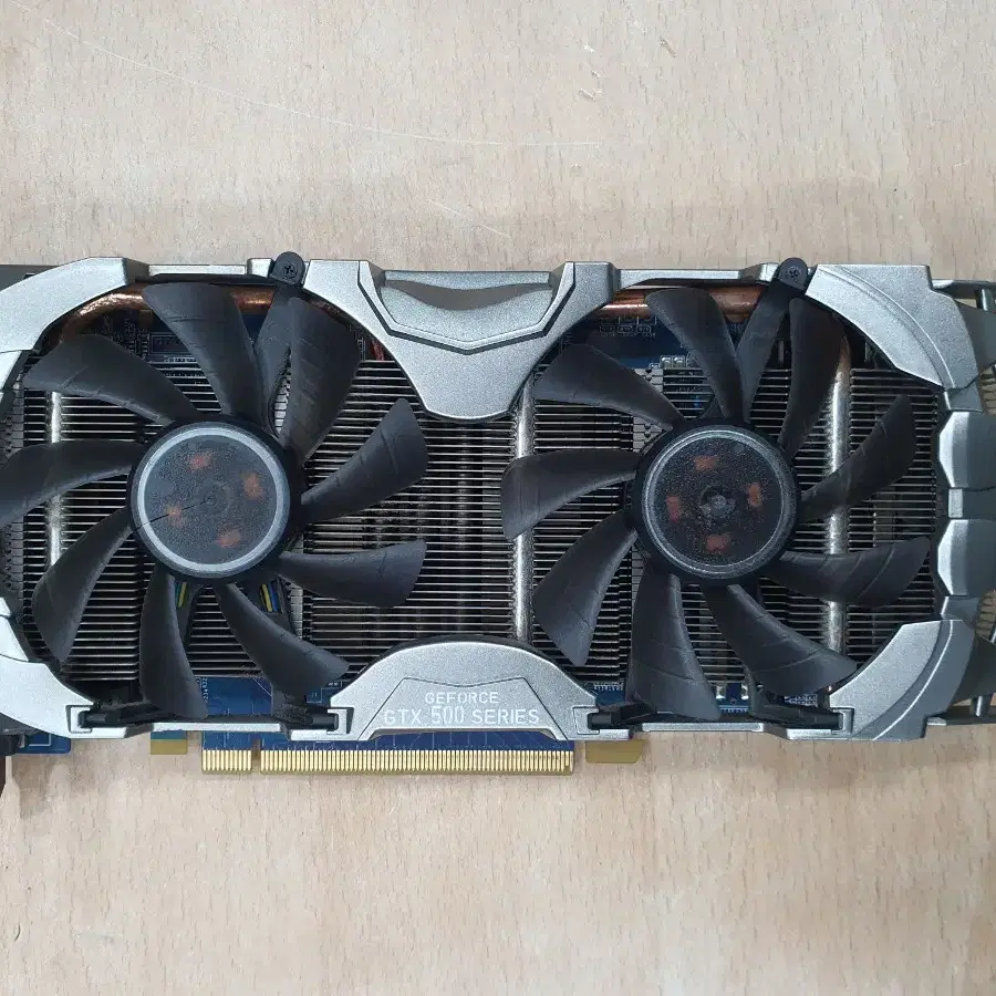 지포스 GTX 560 TI 1G 그래픽카드 써멀재도포