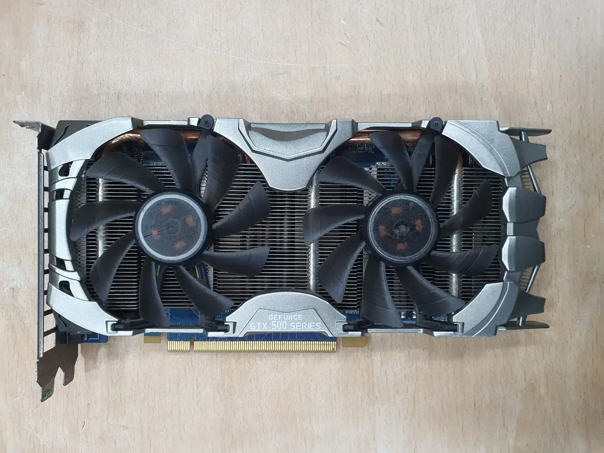 지포스 GTX 560 TI 1G 그래픽카드 써멀재도포