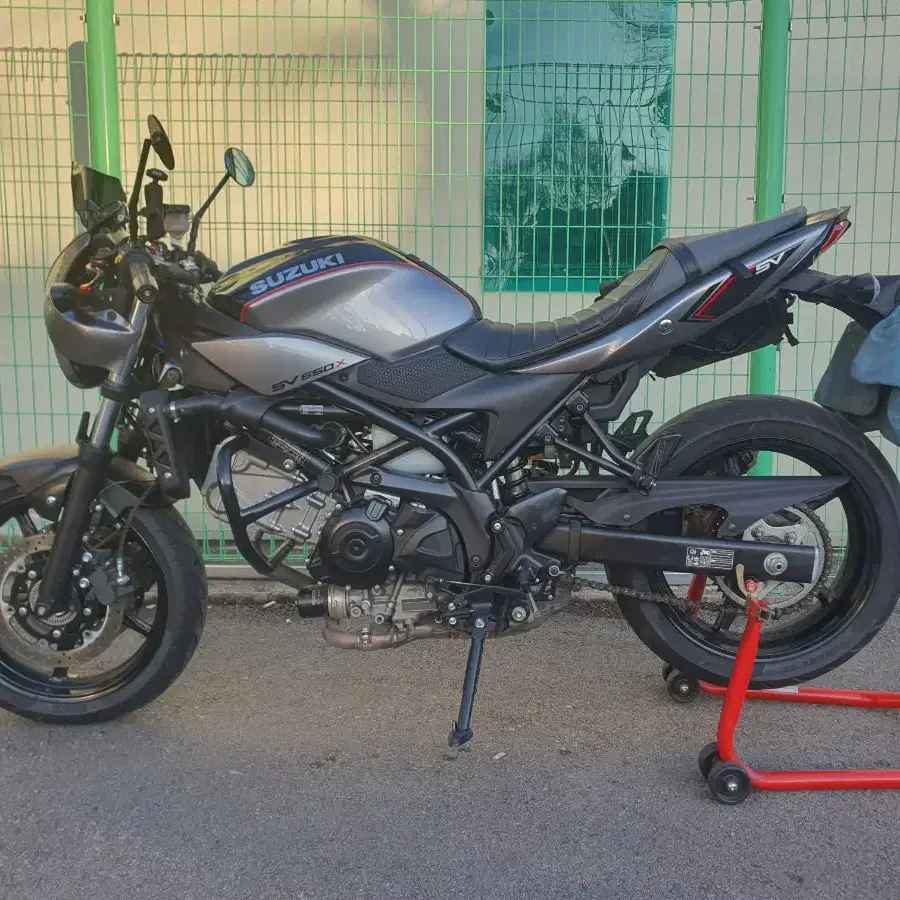 스즈키 SV650X