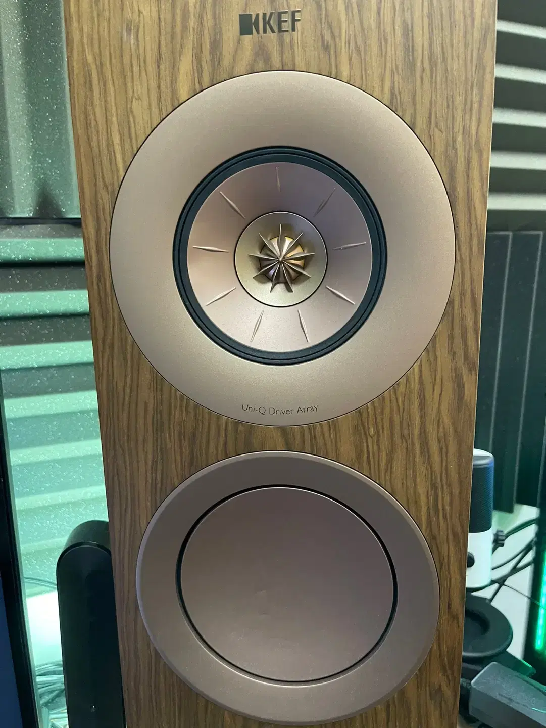 kef r3 월넛 판매합니다.