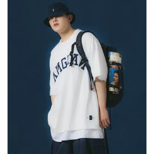 앵글런 Applique Logo Half Tee - White