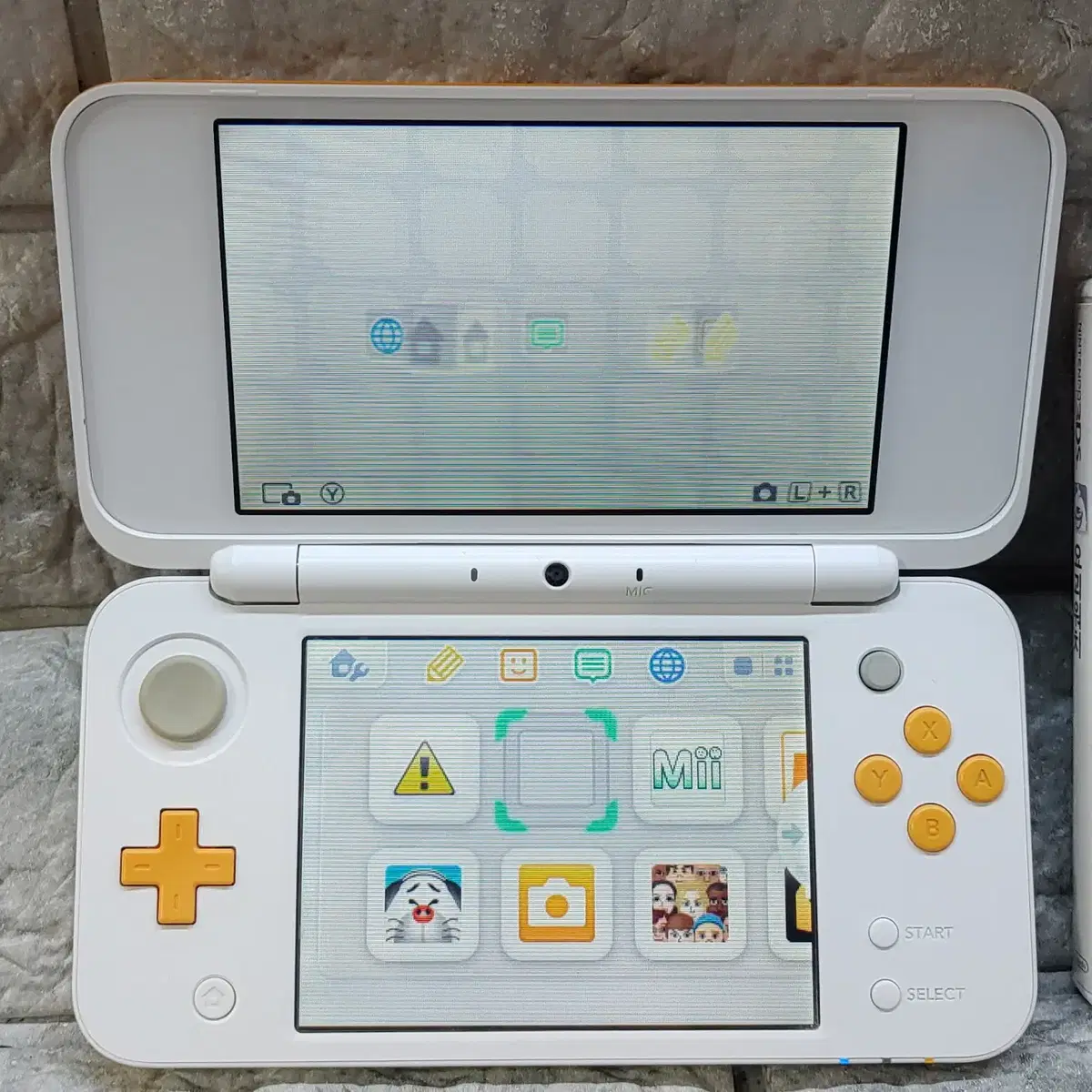 [중고] 뉴 닌텐도 2DS XL 본체 화이트-오렌지 국내정발