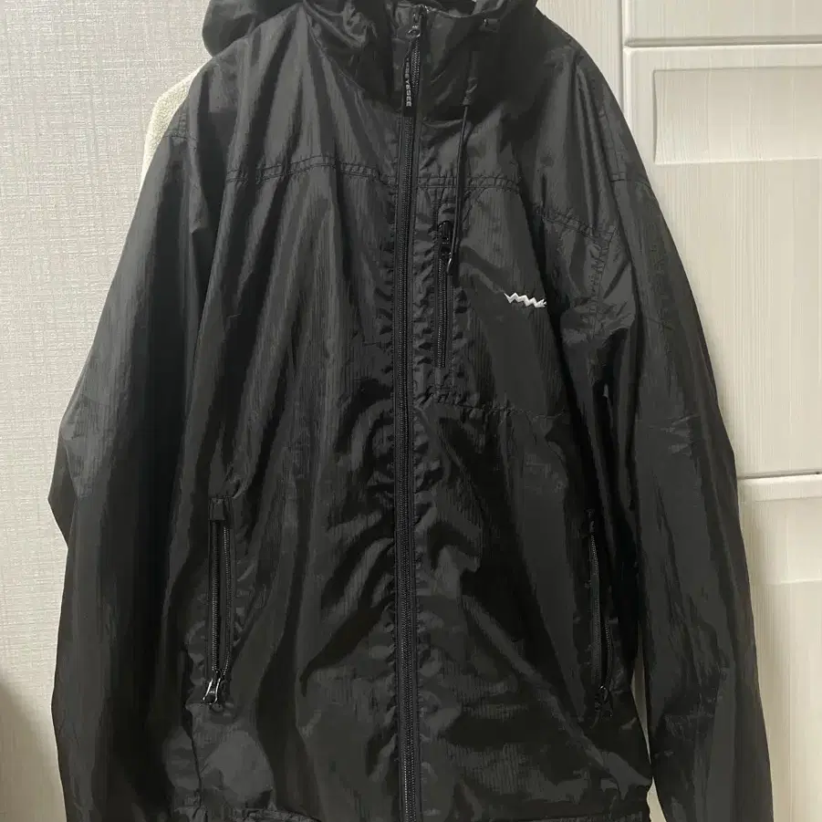 예스아이씨 바람막이 yeseyesee Windbreaker Black