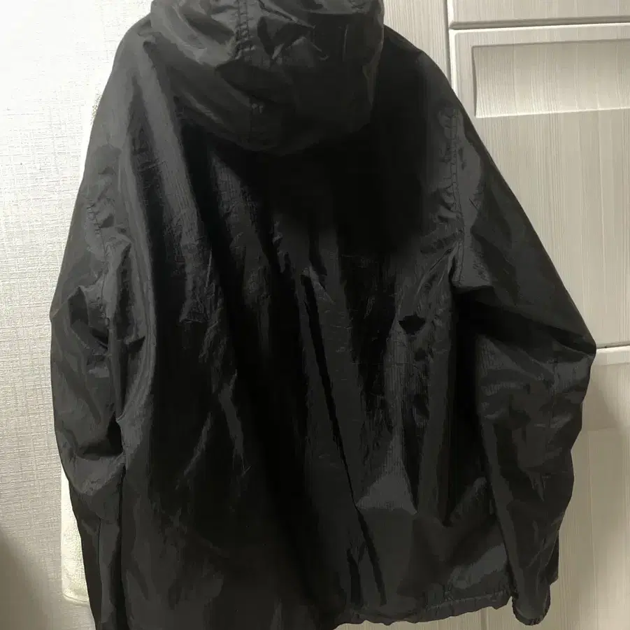 예스아이씨 바람막이 yeseyesee Windbreaker Black