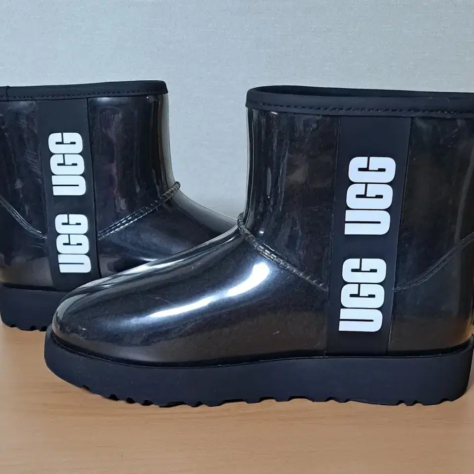 UGG 어그부츠 225-230 블랙