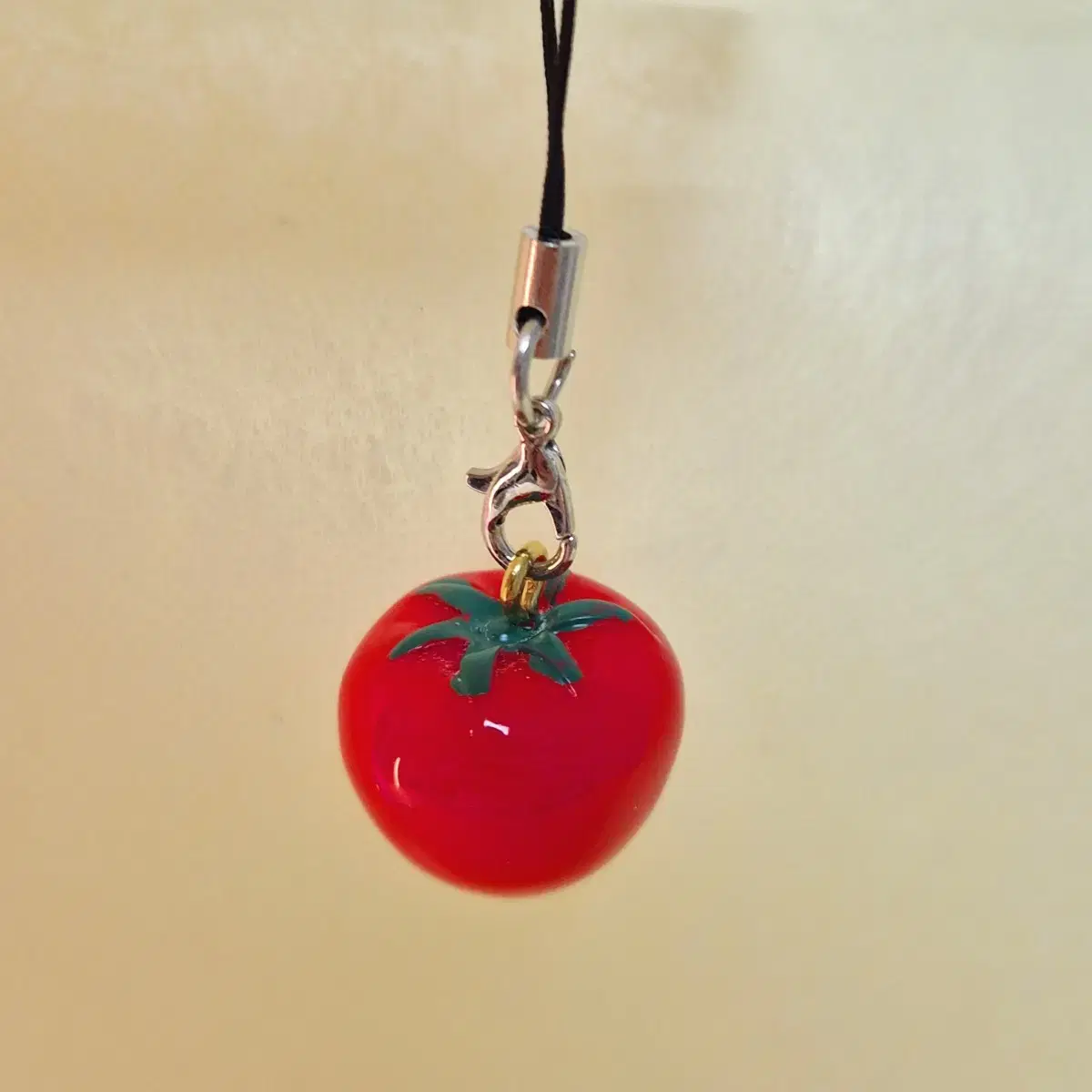 Tomato Keyring