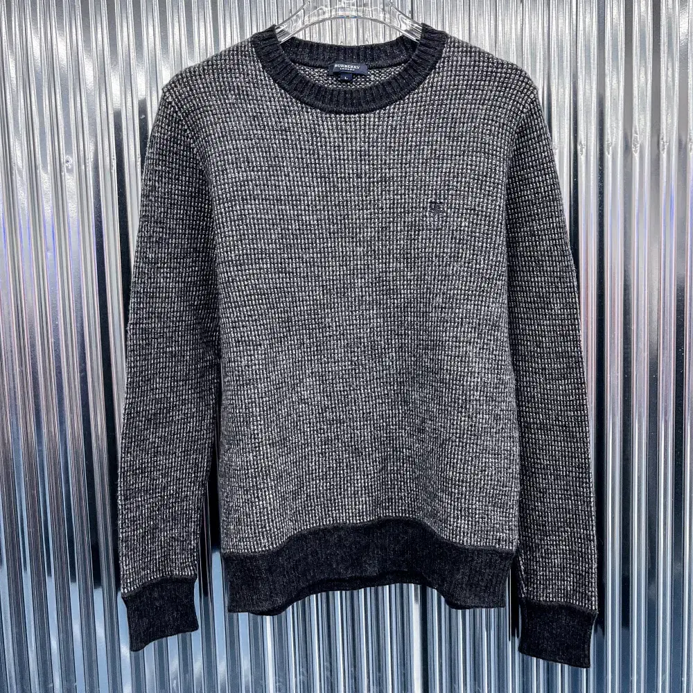 Burberry Wool Waffle Roundneck Knit (Domestic S) CF595