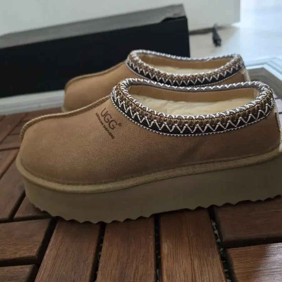 어그 오즈웨어 UGG 타스만 38 키높이 신발 235-240