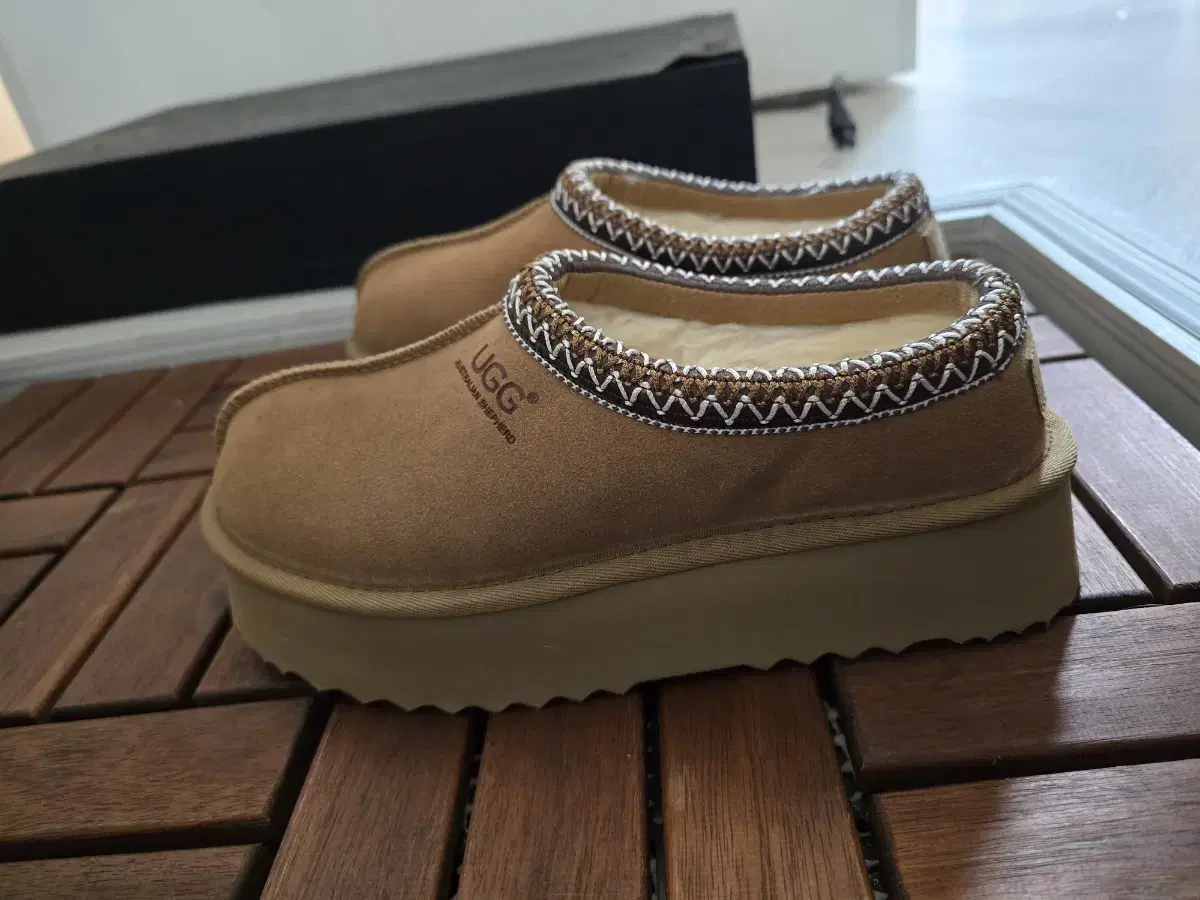 어그 오즈웨어 UGG 타스만 38 키높이 신발 235-240