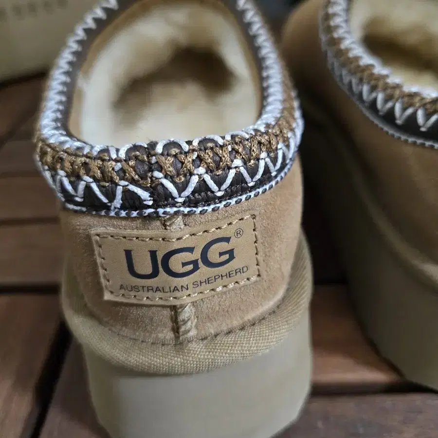 어그 오즈웨어 UGG 타스만 38 키높이 신발 235-240