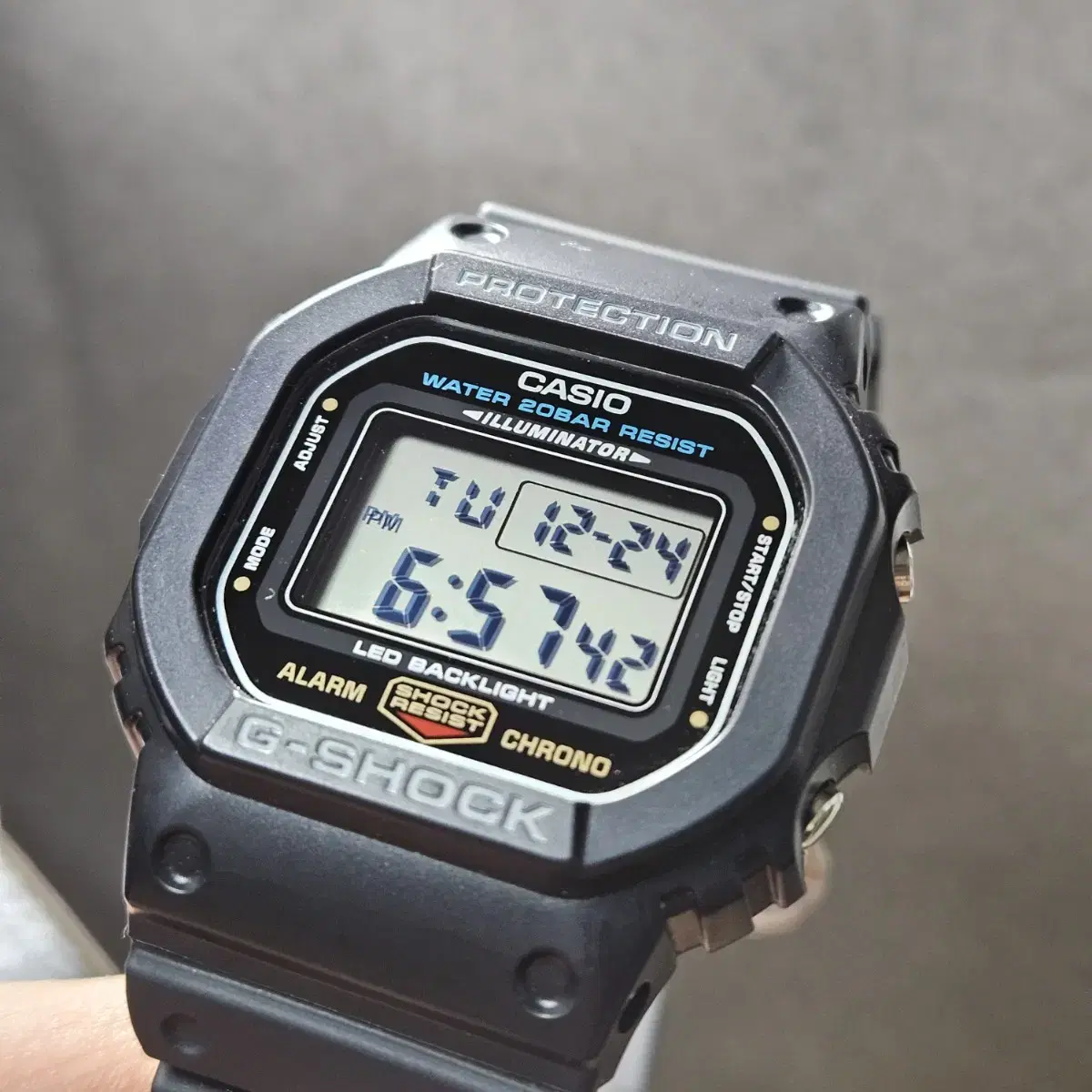 카시오 지샥 DW-5600E-1DR 판매