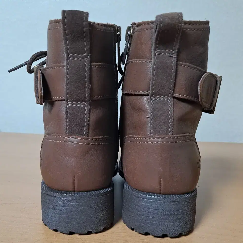 UGG 어그 워커부츠 235-240 브라운