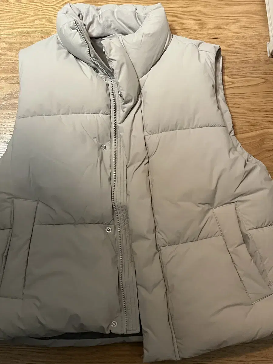 Spao Ivory padded vest size M