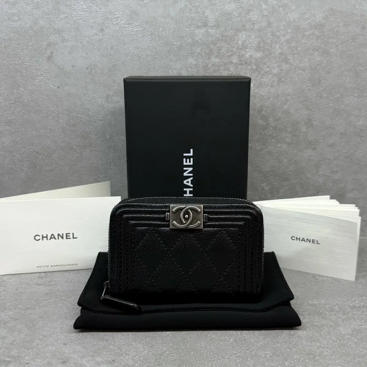 [24 years] Chanel boy zipper coin holder kard.