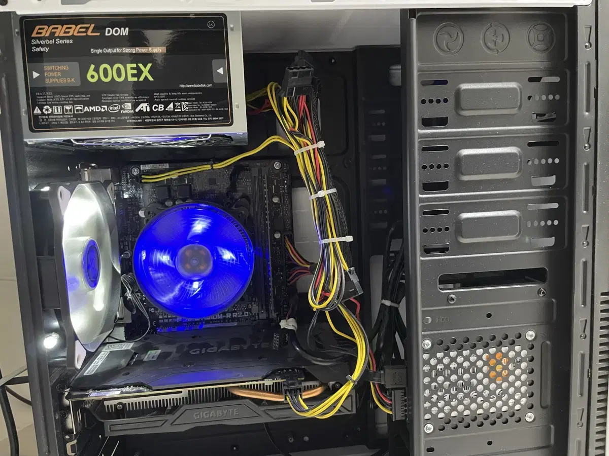 데스크탑 컴퓨터 i5 8500 gtx1060