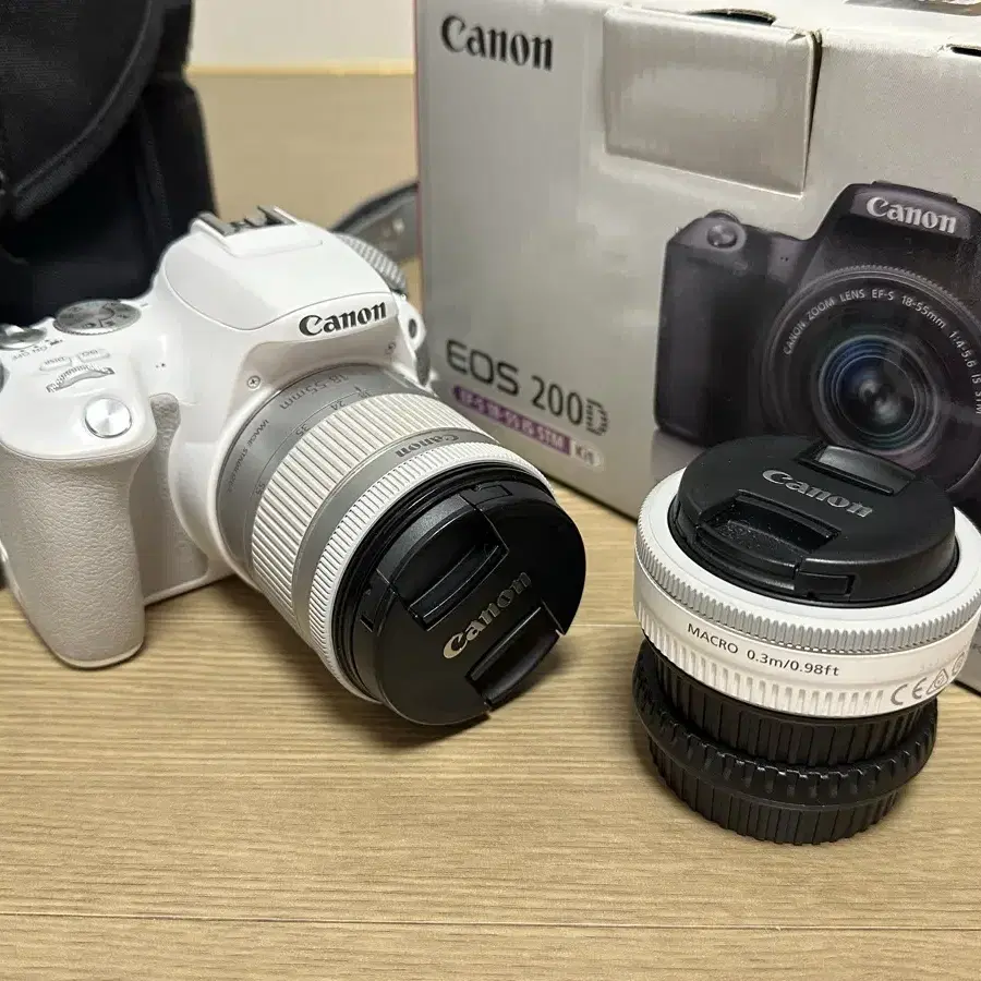 캐논 EOS 200D 화이트 바디 + 렌즈 + 악세사리