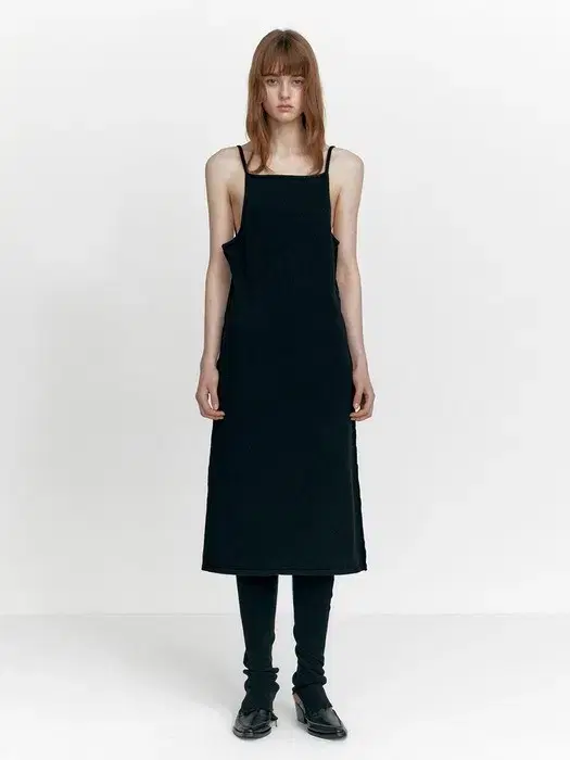 스튜디오 테이블 CASH SLEEVELESS DRESS, BLACK