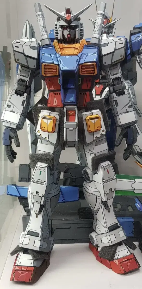 PG UNLEASHED RX-78-2 건담 애니메이션 도색 버전 판매