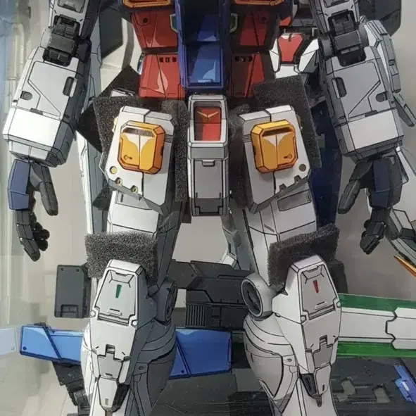 PG UNLEASHED RX-78-2 건담 애니메이션 도색 버전 판매