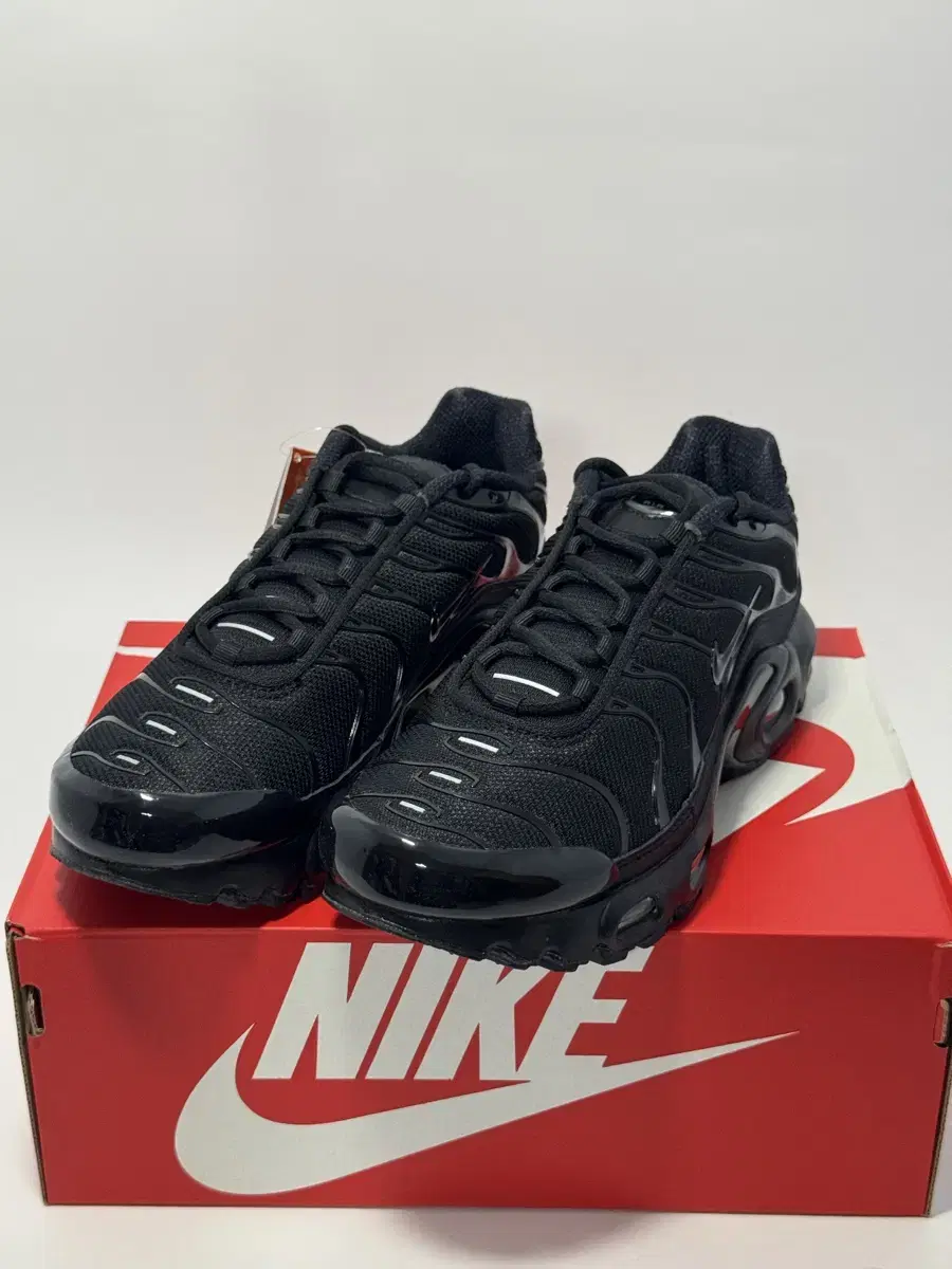 나이키 NIKE 에어 맥스 튠드1 블랙 245mm