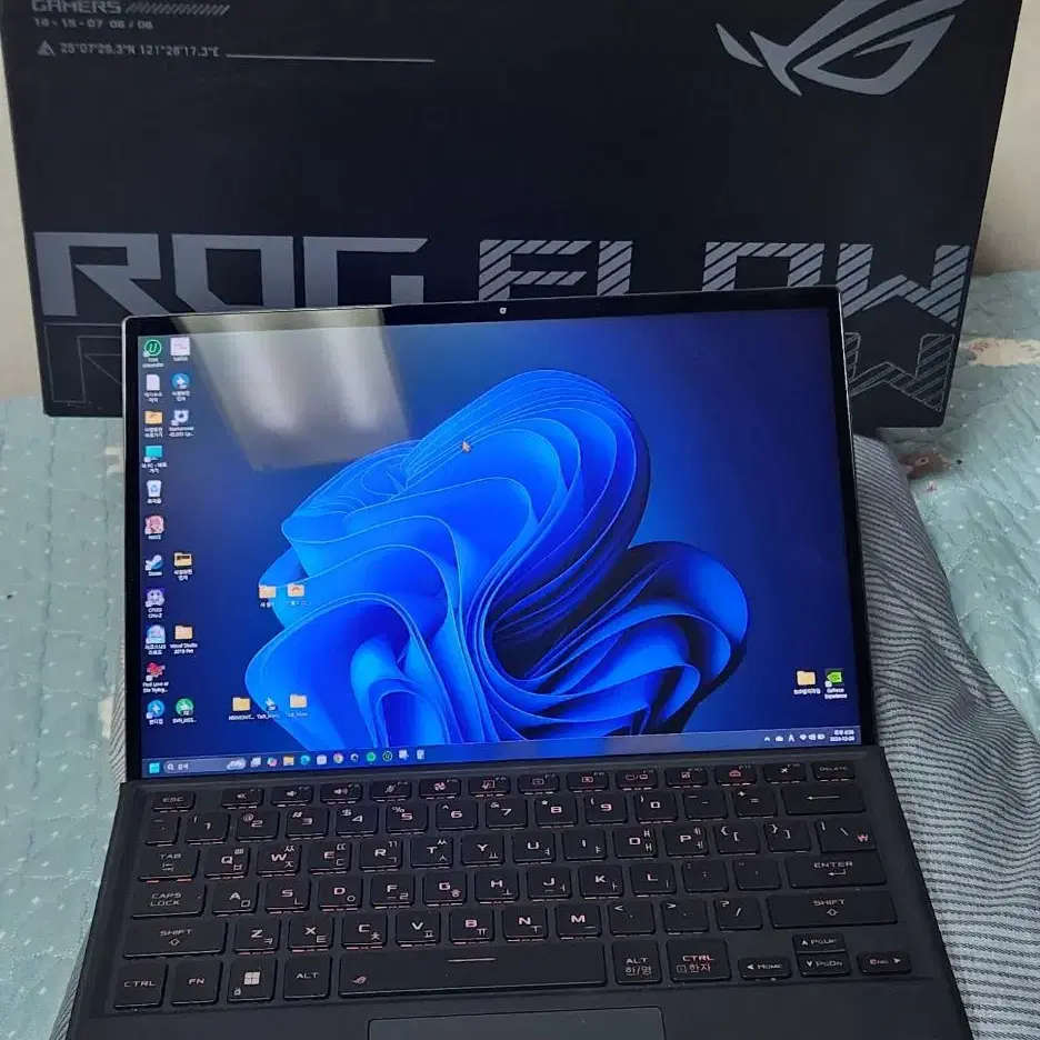 ASUS Rog Flow Z13 판매합니다.(직거래만)