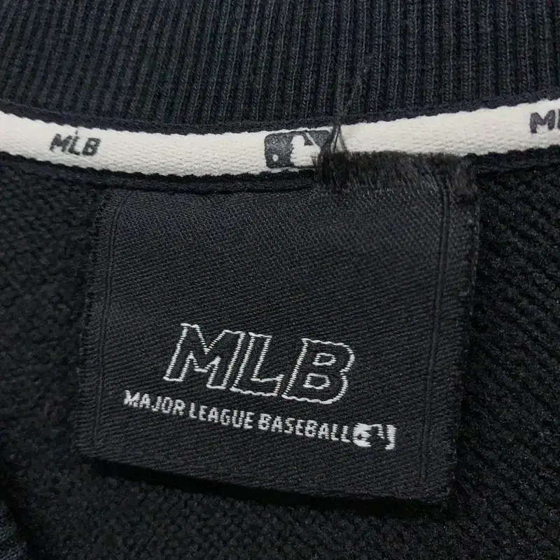 MLB 블랙 뉴욕양키스 백로고 맨투맨 95 G01219