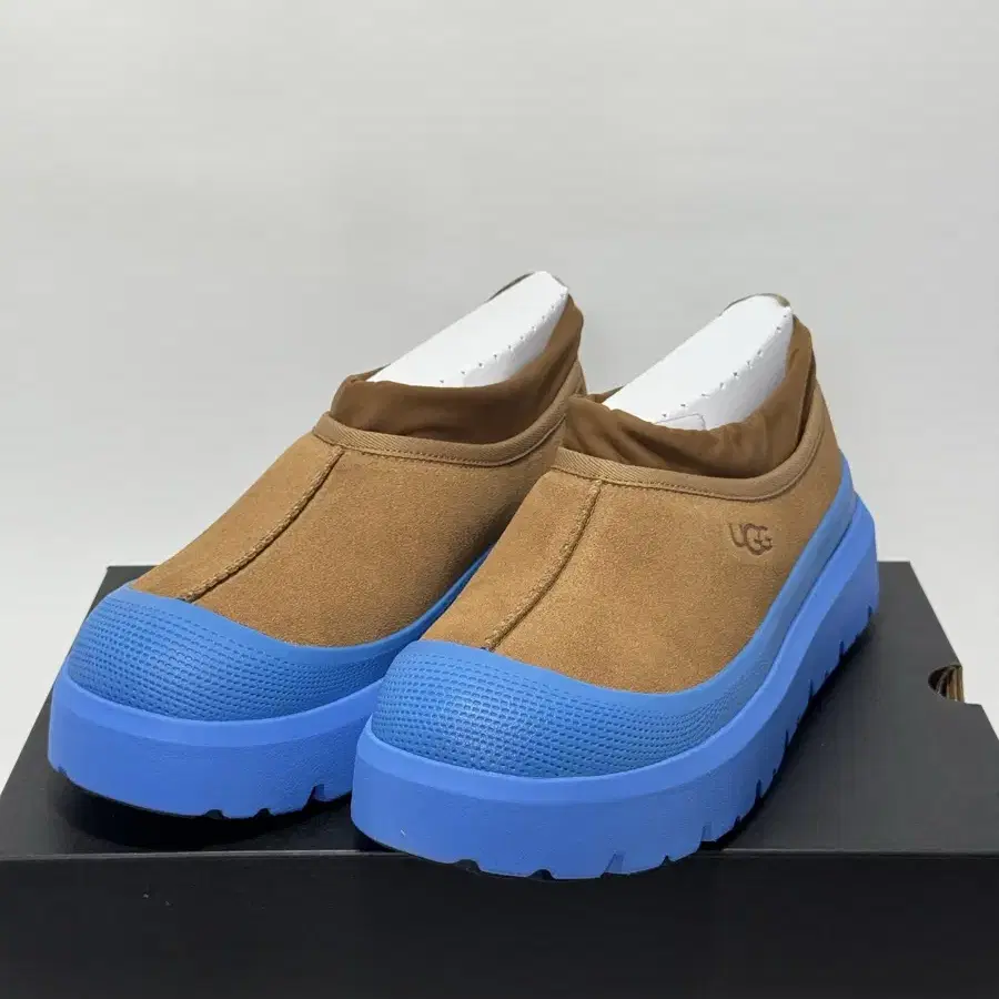 어그 UGG 타스만 웨더 하이브리드 체스넛 270mm