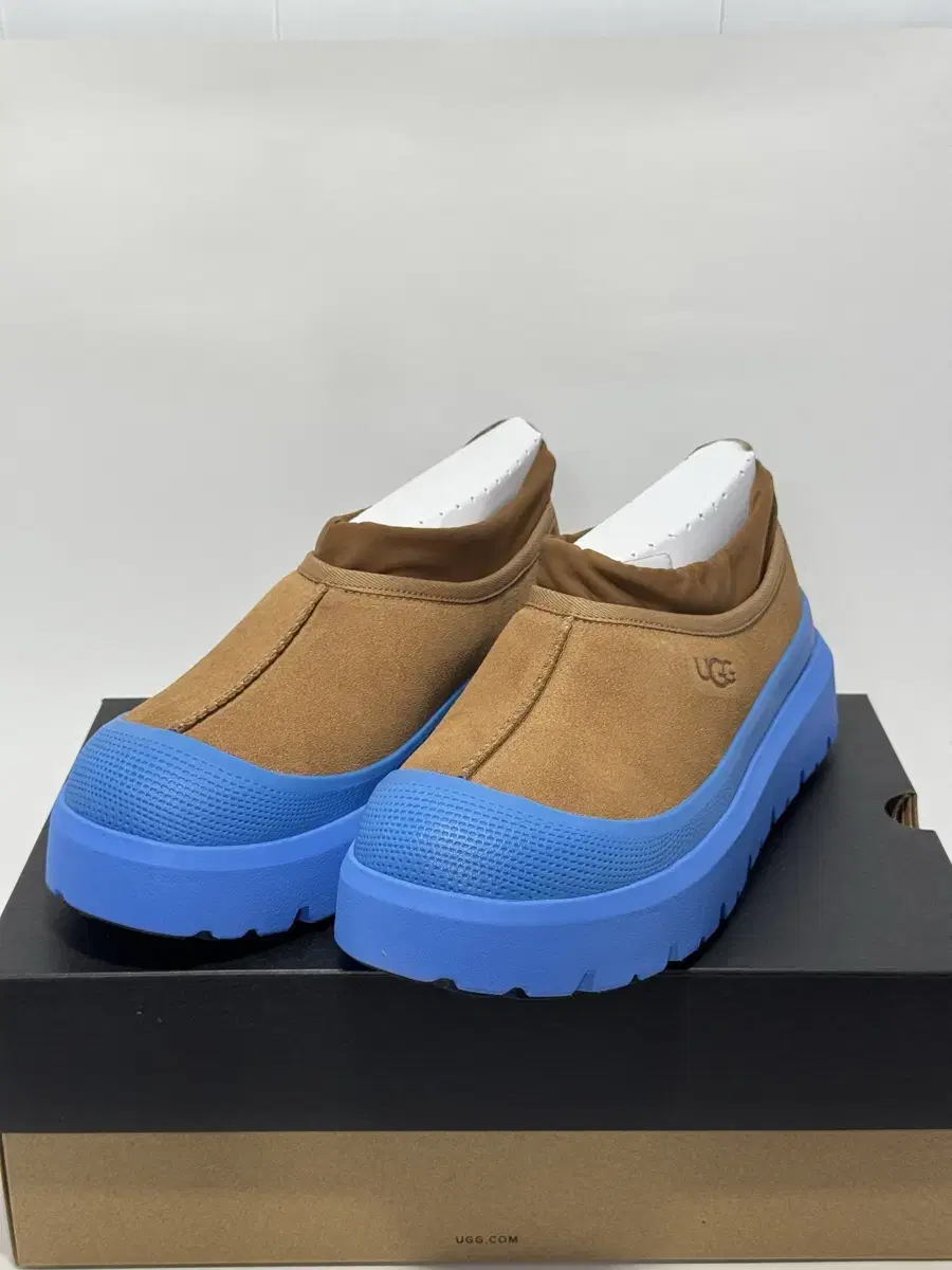 어그 UGG 타스만 웨더 하이브리드 체스넛 270mm