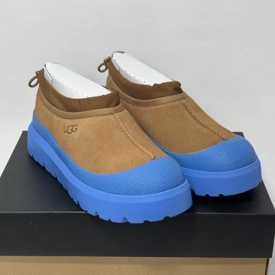 어그 UGG 타스만 웨더 하이브리드 체스넛 270mm