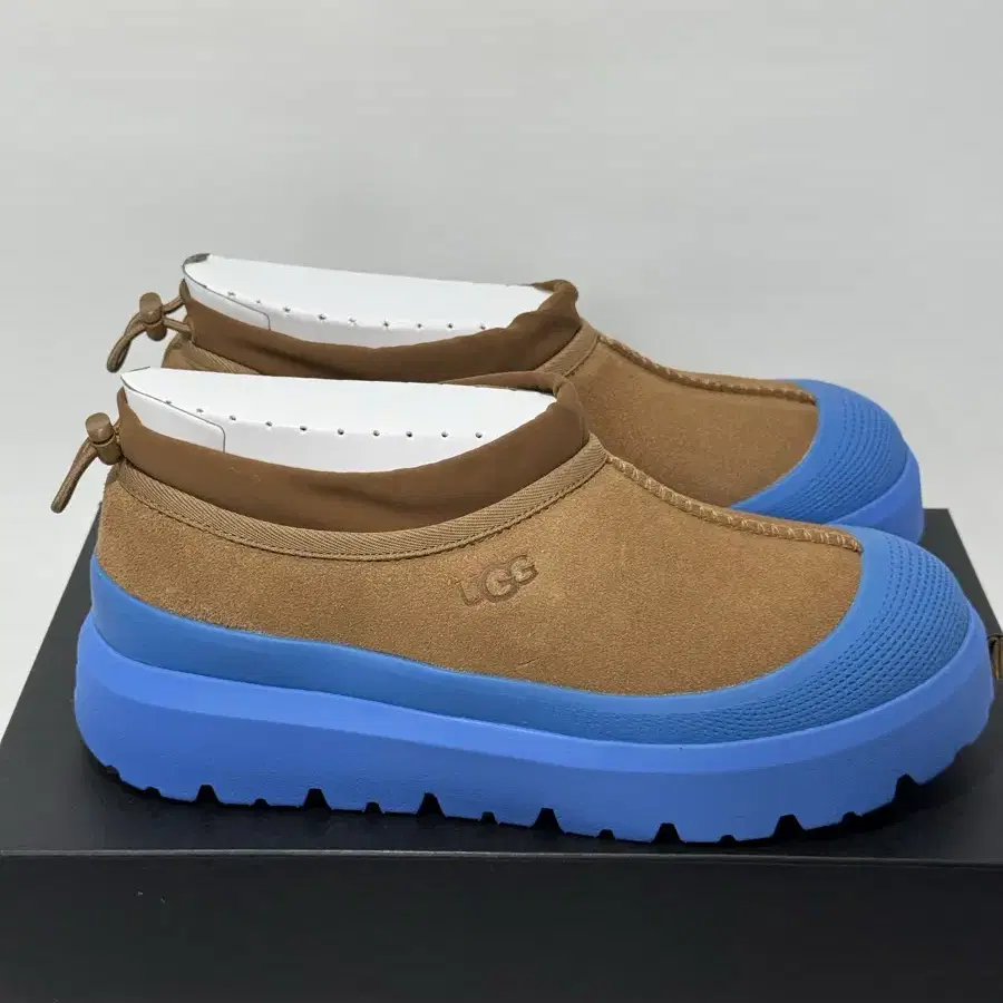 어그 UGG 타스만 웨더 하이브리드 체스넛 270mm