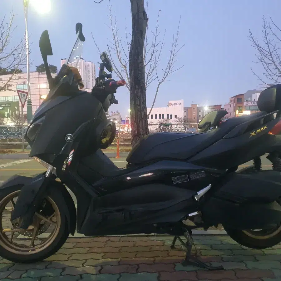 2020년식 xmax300 팝니다.