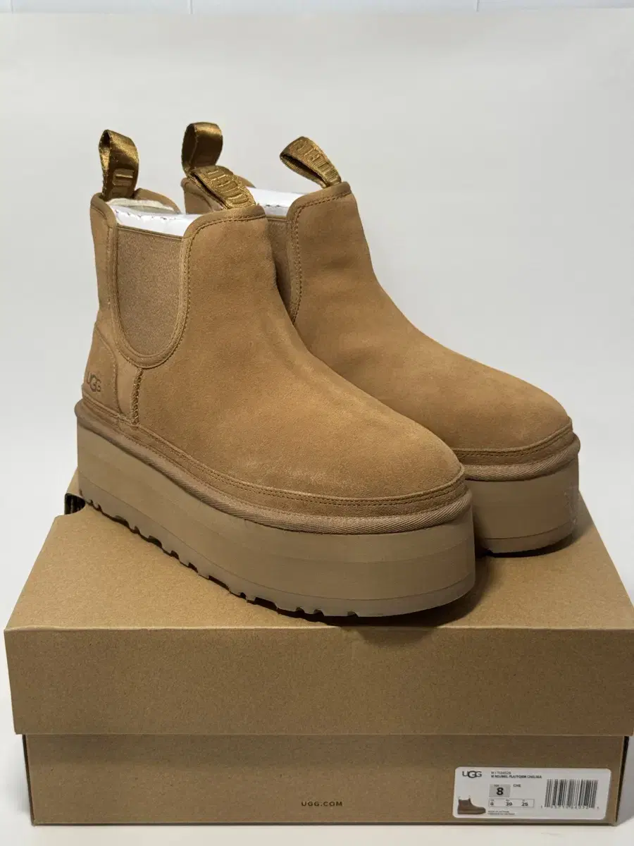 어그 UGG 뉴멜 플랫폼 첼시 부츠 체스트넛 250mm 겨울부츠