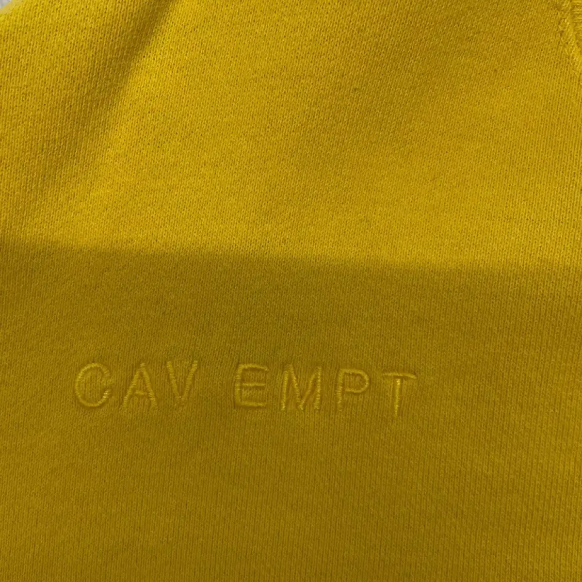 cav empt 카브엠트 맨투맨 w8229