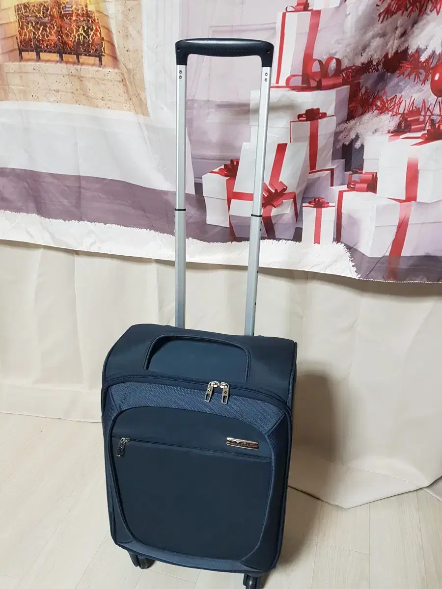 Samsonite Small Carrier Carry-on Suitcase (4 Wheels)