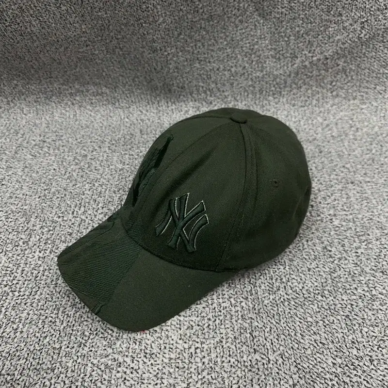 MLB 카키 뉴욕양키즈 로고 볼캡 M-XL