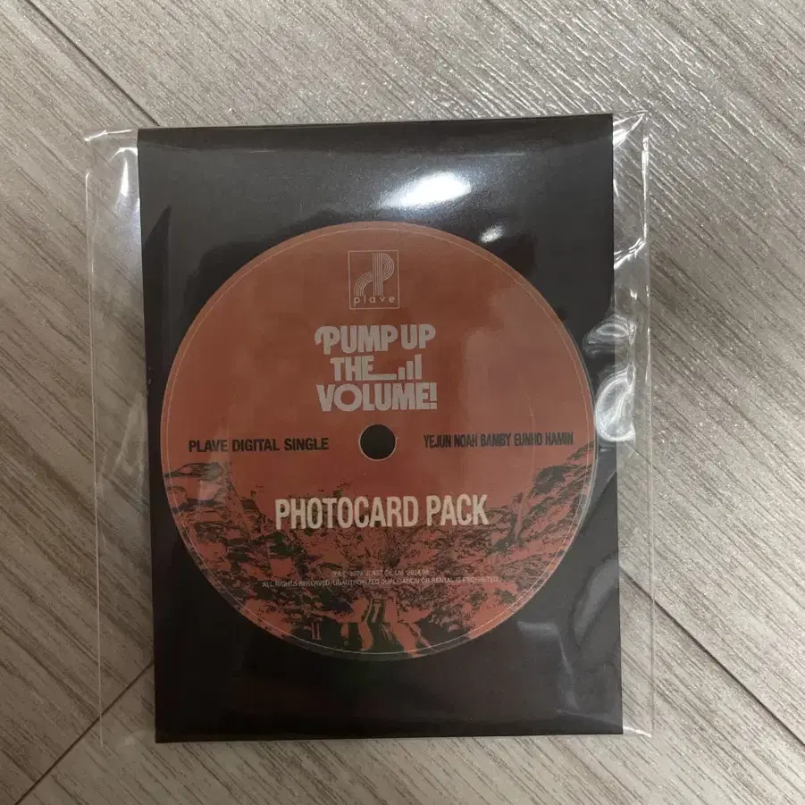 플레이브 PUTV PHOTOCARD PACK 미개봉