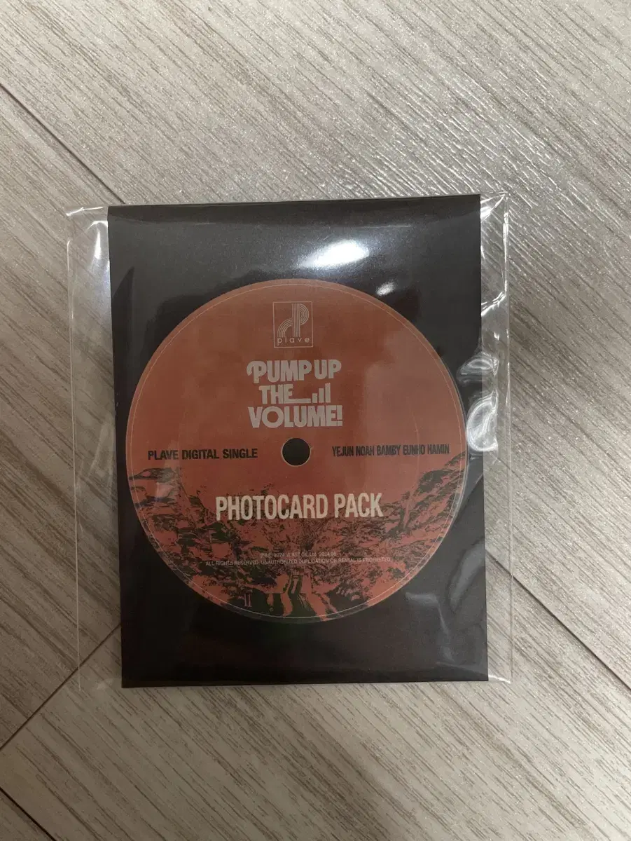 플레이브 PUTV PHOTOCARD PACK 미개봉