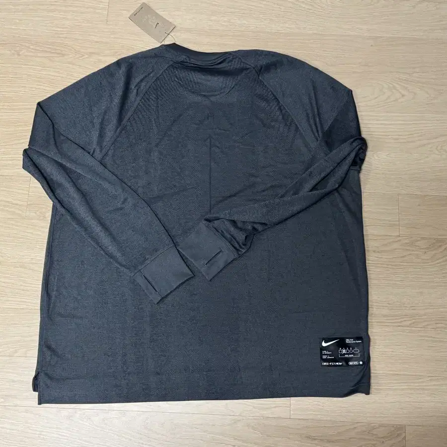 Nike Dri-FIT ADV Axis long sleeve