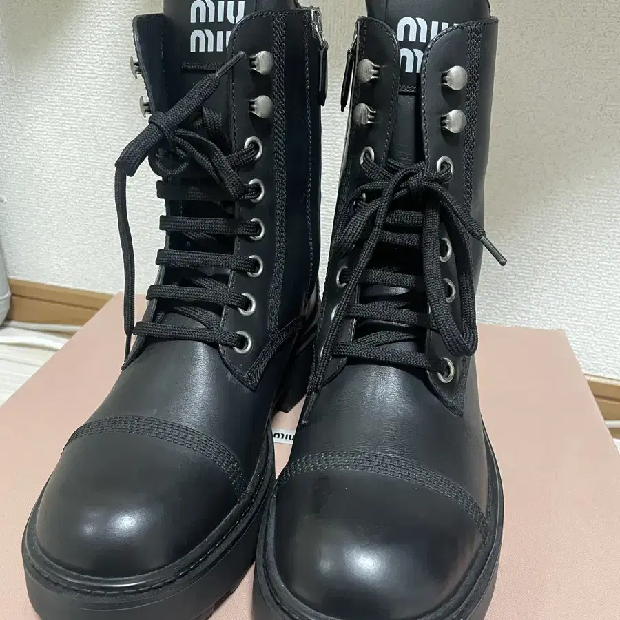 MIU MIU 미우미우 부츠