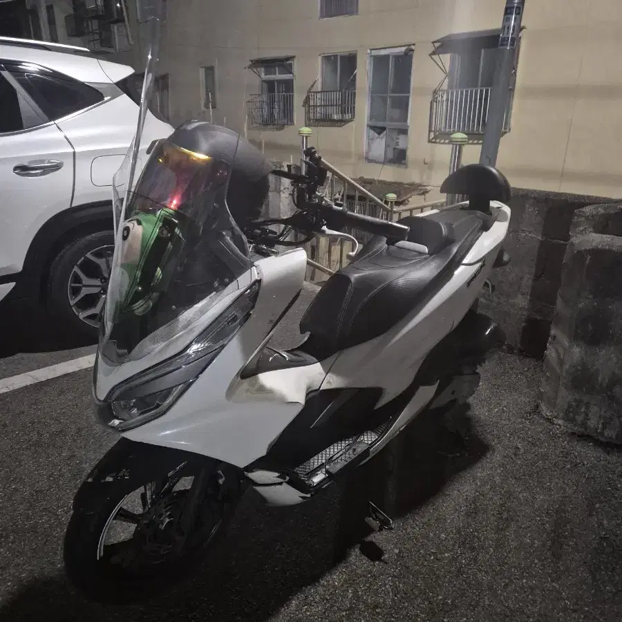 PCX 125 흰색 18년식