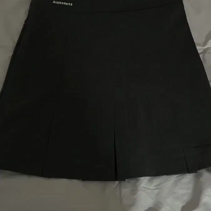 (새상품) 어반드레스 Stacey pleats Skirt CHARCOAL