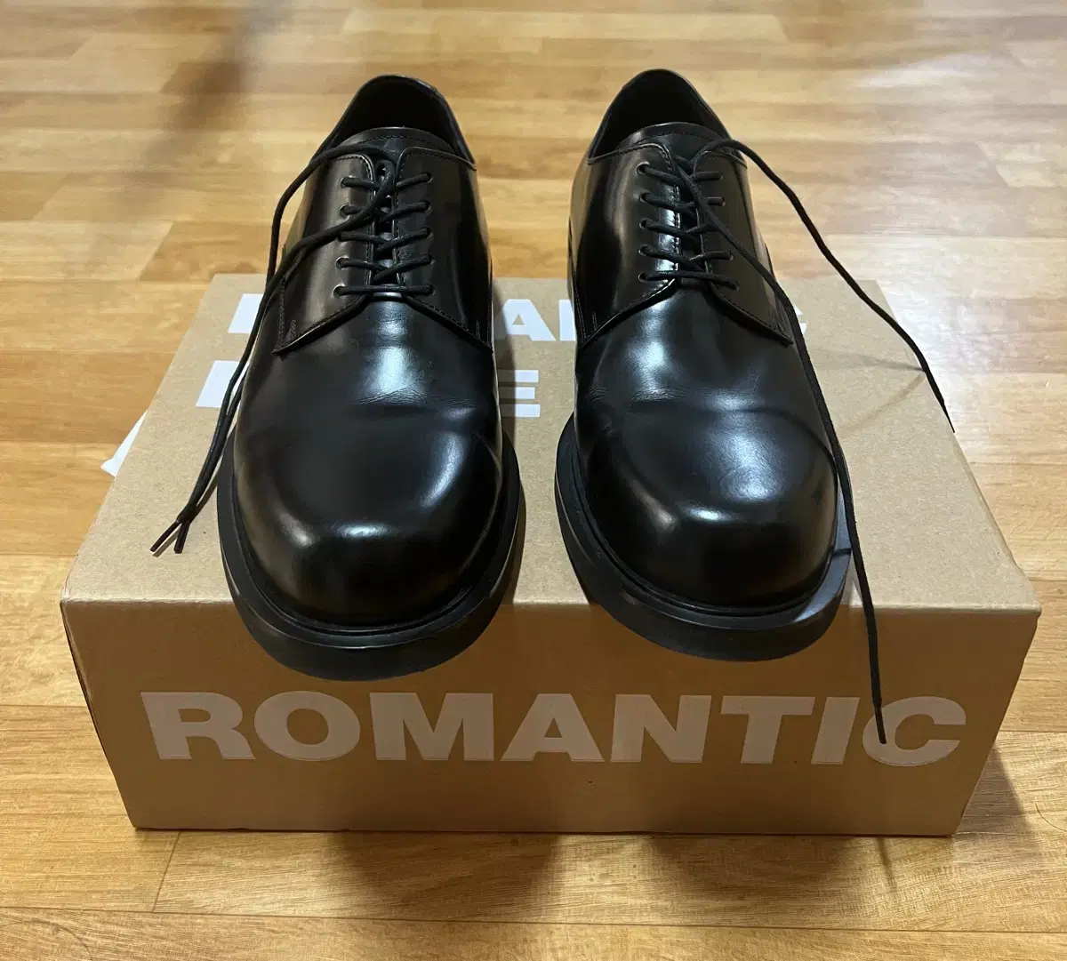 RomanticMove Basement Derby Shoes Shoe 270 (Wide Ball of Foot)