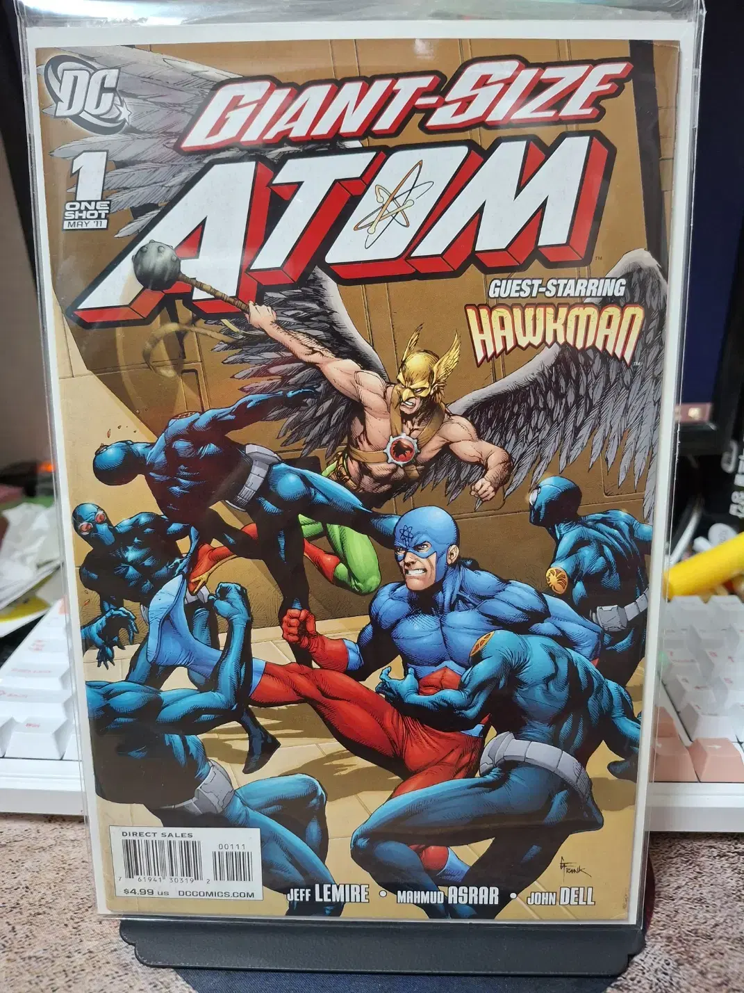 Giant-Size Atom #1 DC Comics 2011