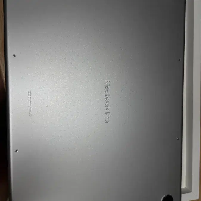 MacBook Pro 16 m3 pro 36GB 1TB