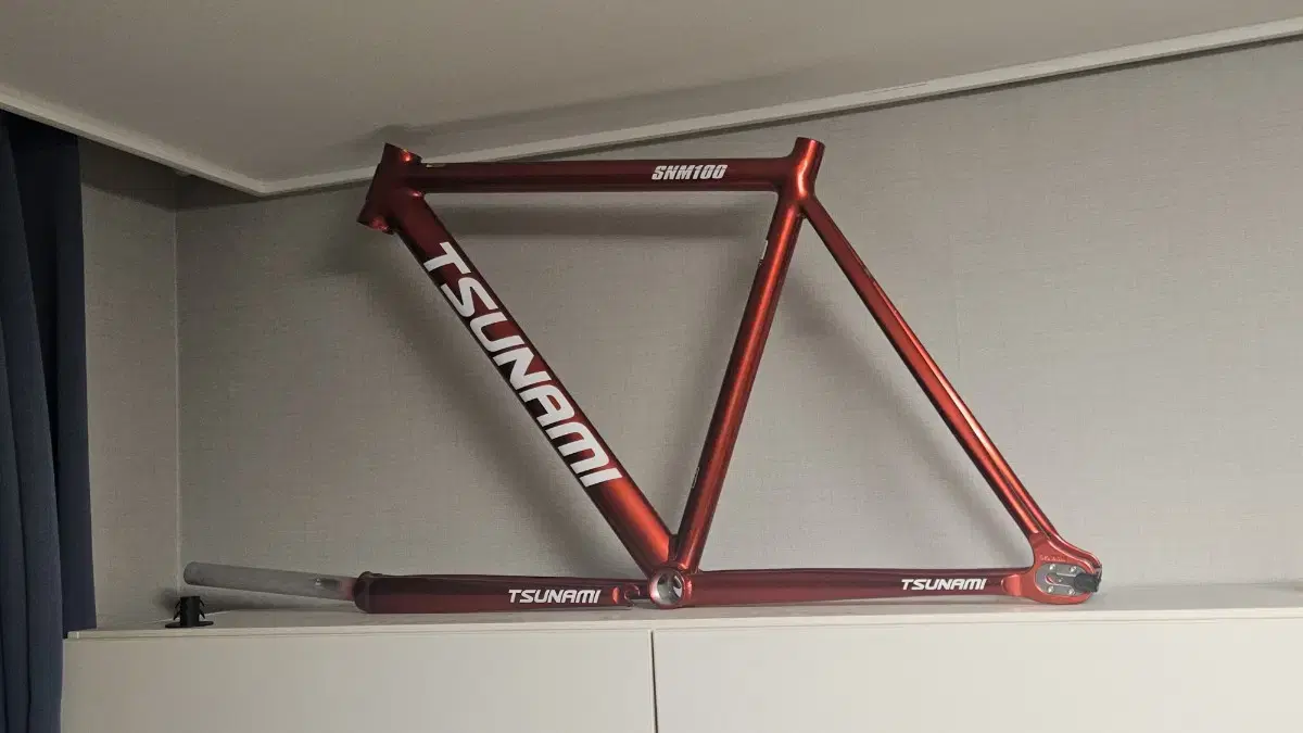 Tsunami unused brand new frame communication pdp