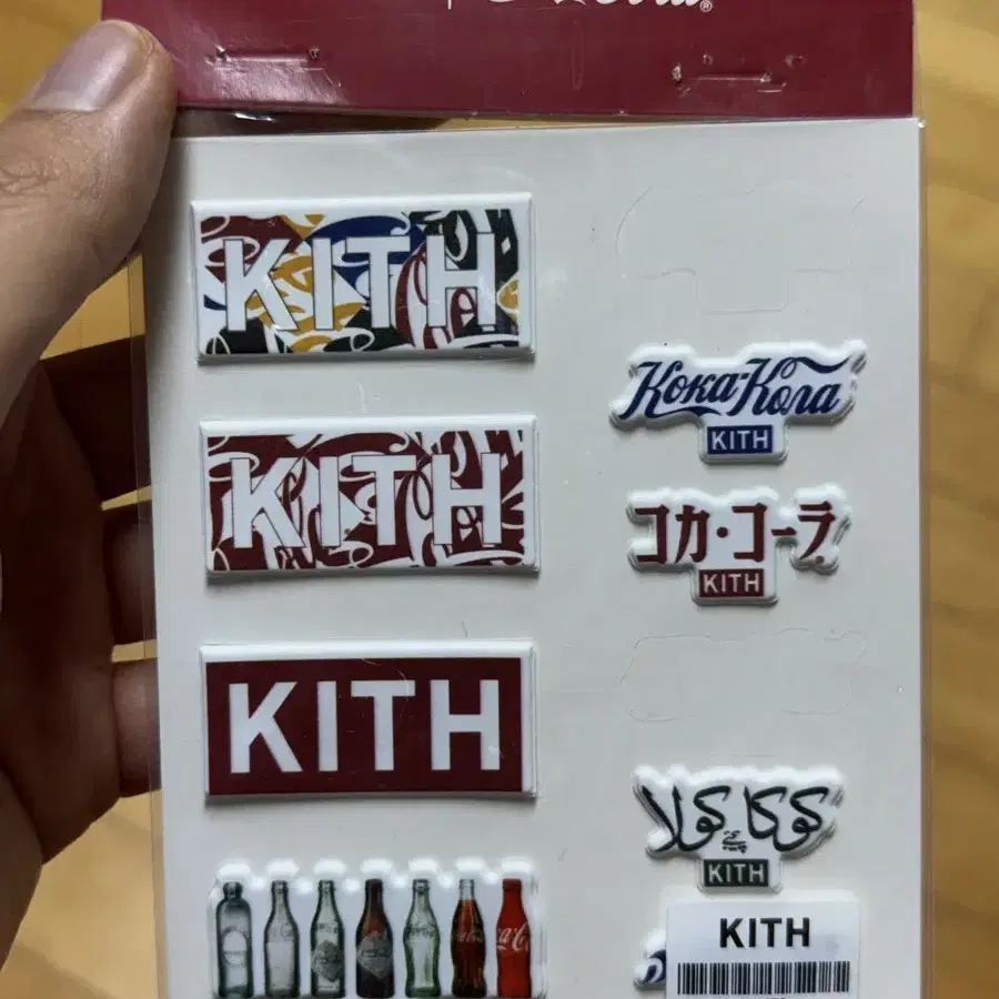 Kith x Coca cola 키스 코카콜라 콜라보 스티커