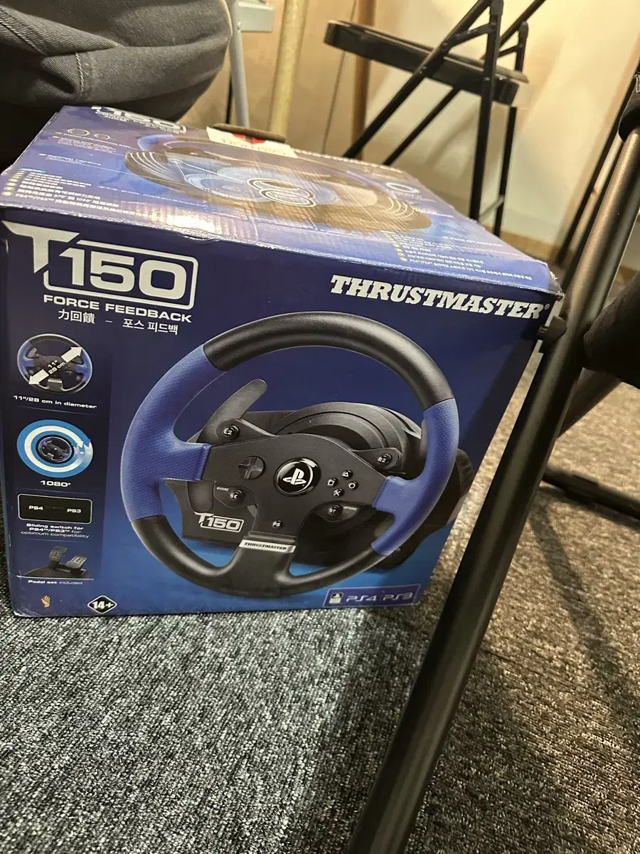 Thrustmaster T150 레이싱 휠 세트 싸게 판매합니다