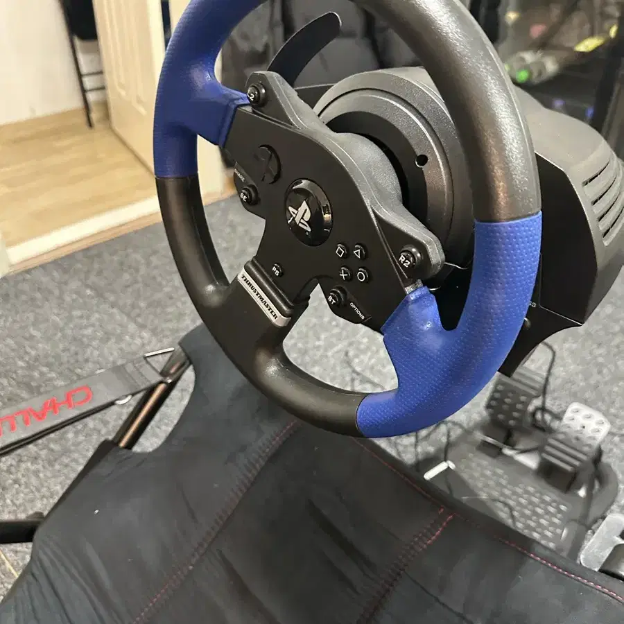 Thrustmaster T150 레이싱 휠 세트 싸게 판매합니다