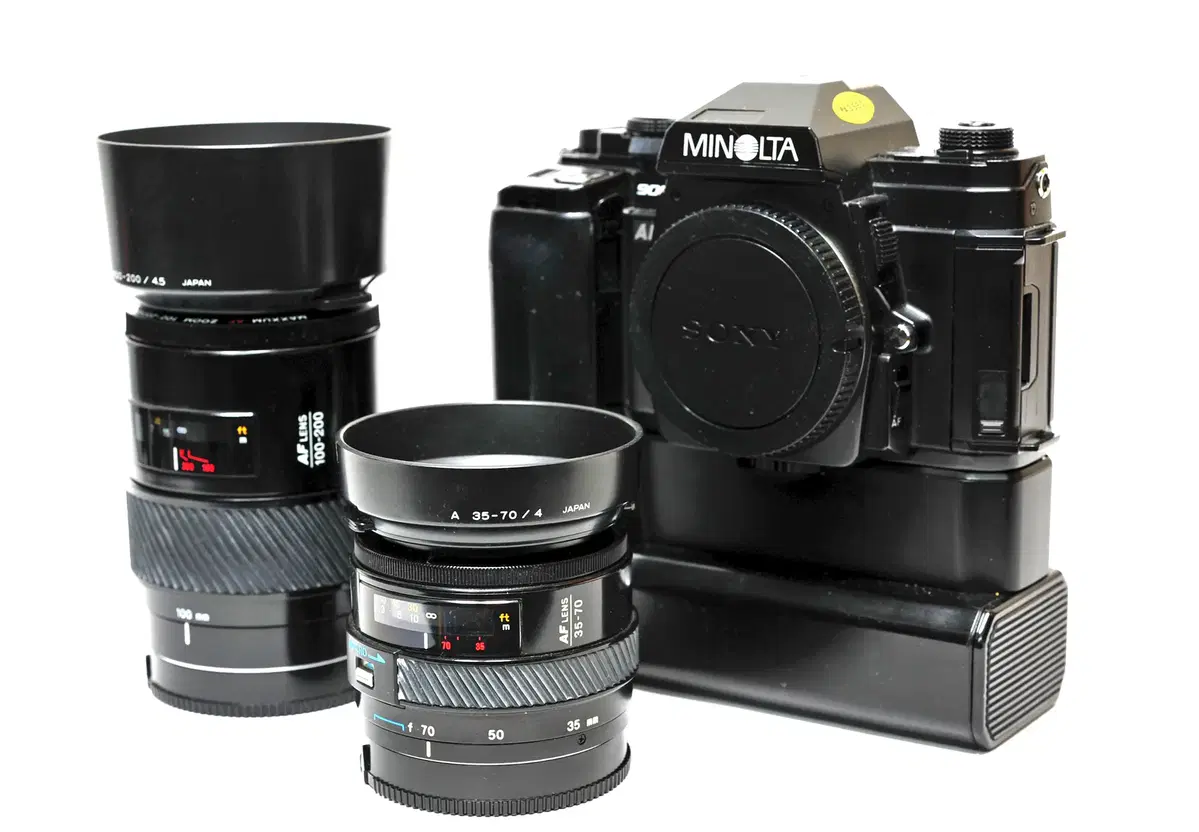 Minolta Film Camera A9000 and lenses (35-70, 100-200)