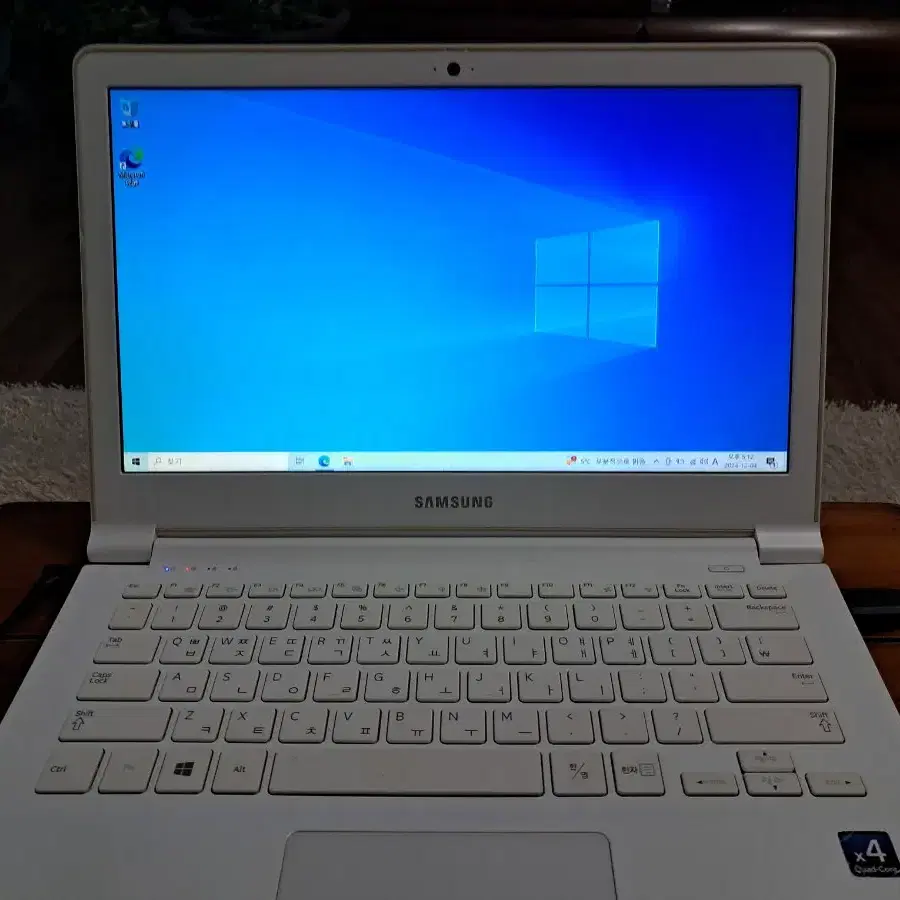 삼성 13.3" 노트북 4GB, SSD128GB, WINDOW10